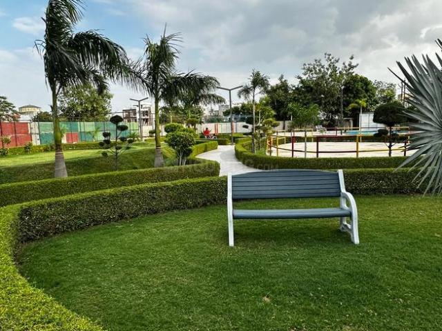 4 BHK Apartment in Vrindavan Yojana for resale Lucknow. The reference number is 14260759