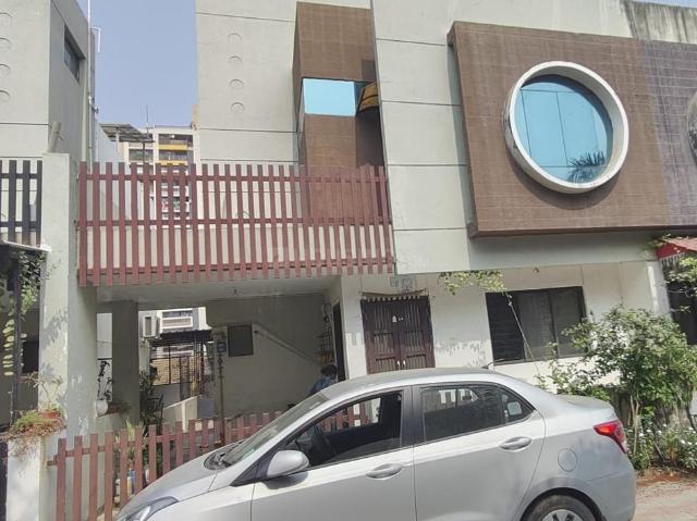 4 BHK Duplex in Atladara for rent Vadodara. The reference number is 19536513