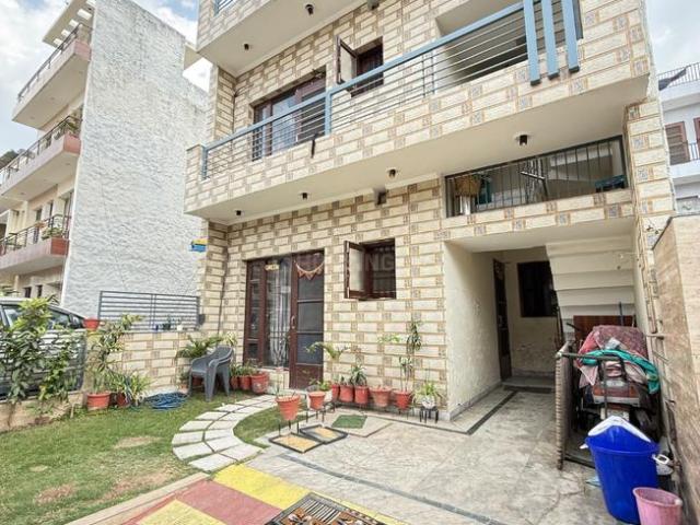 4 BHK Duplex in Gmada Aerocity for resale Mohali. The reference number is 19087401