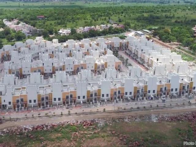 4 BHK Duplex in Katara Hills for resale Bhopal. The reference number is 20972905