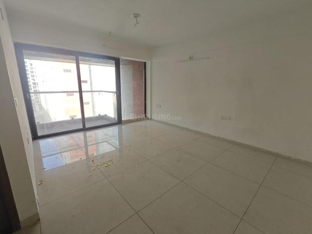 4 BHK Apartment in Chandkheda for rent Ahmedabad. The reference number is 21254998