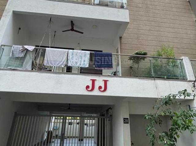 4 BHK Duplex in Jahangir Pura for resale Surat. The reference number is 18575033