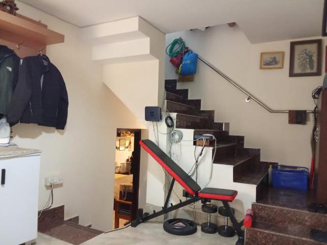4 BHK Duplex in Saket for resale New Delhi. The reference number is 20668963