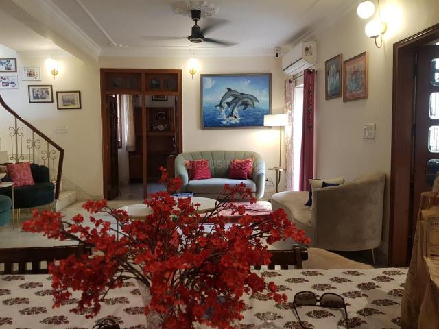 4 BHK Duplex in Saket for resale New Delhi. The reference number is 20669015