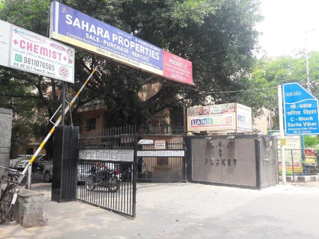 4 BHK Duplex in Sarita Vihar for resale New Delhi. The reference number is 20702682