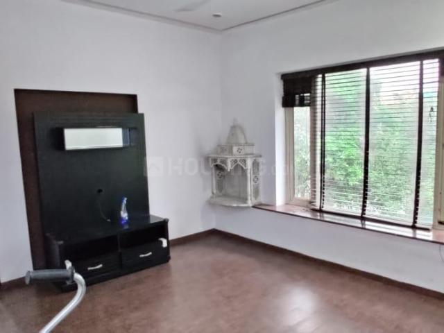 4 BHK Duplex in Sarita Vihar for resale New Delhi. The reference number is 20702737