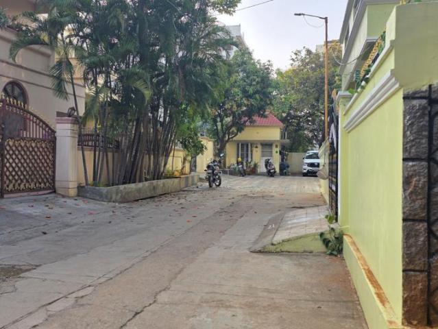 4 BHK Duplex in Tarnaka for resale Secunderabad. The reference number is 19353801