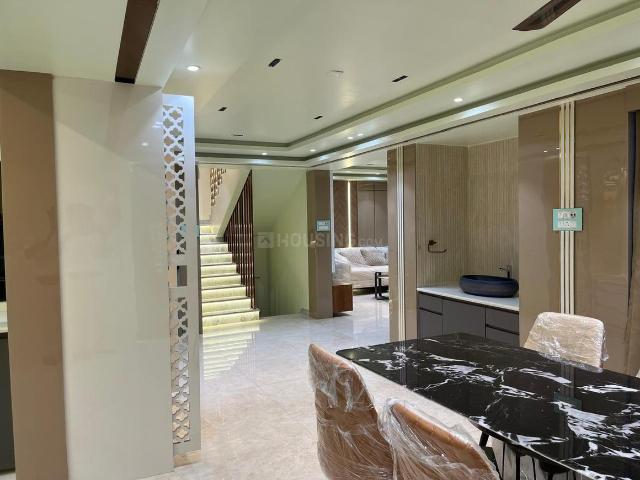 4 BHK Duplex in Ultadanga for resale Kolkata. The reference number is 17582829