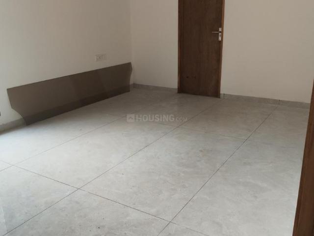4 BHK Duplex in Vaishno Devi Circle for rent Ahmedabad. The reference number is 20527392