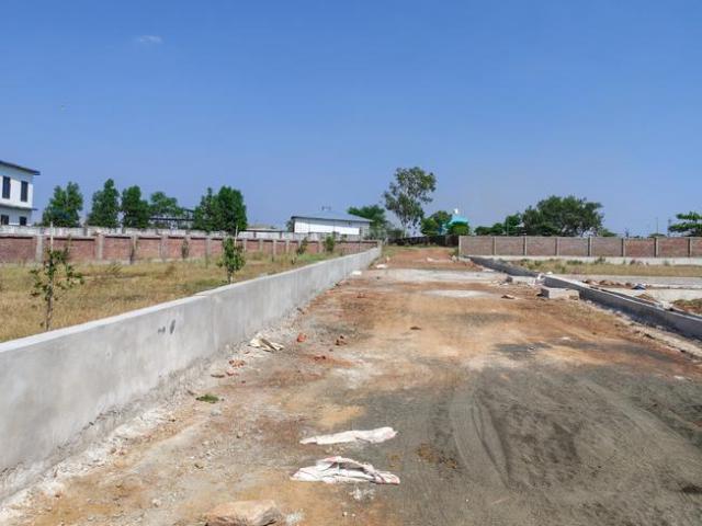 4 BHK Farm House in Airport Road for resale Bhopal. The reference number is 21299949