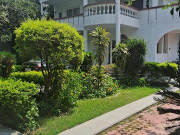 4 BHK Farm House in Sainik Farm for rent New Delhi. The reference number is 20407243