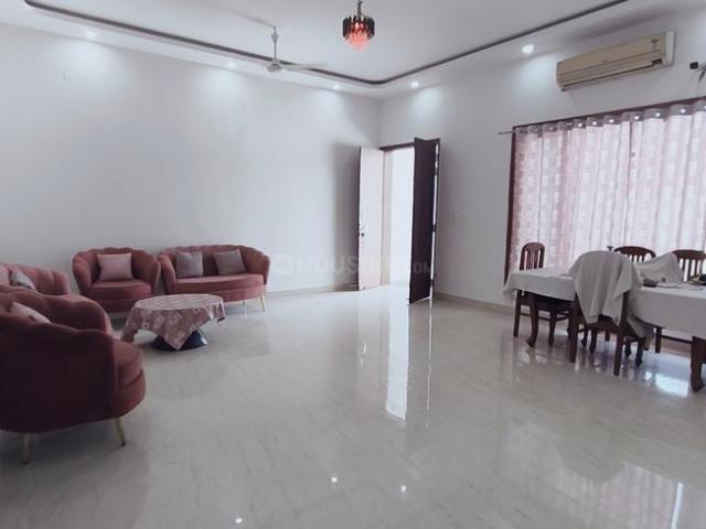 4 BHK Farm House in Sainik Farm for resale New Delhi. The reference number is 20998028