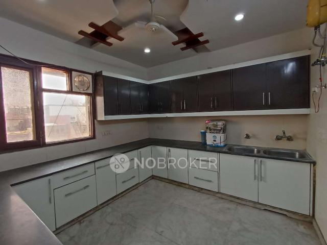 4 BHK Flat for Rent In Punjabi Bagh