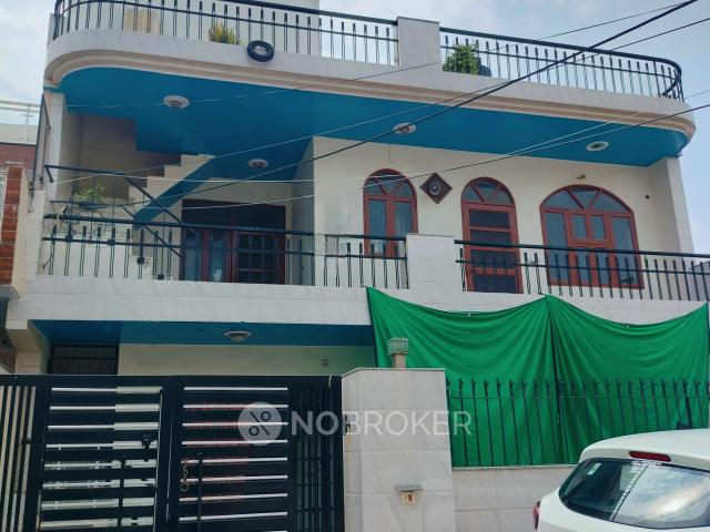 3 BHK Flat In Sb for Rent In Sector 8