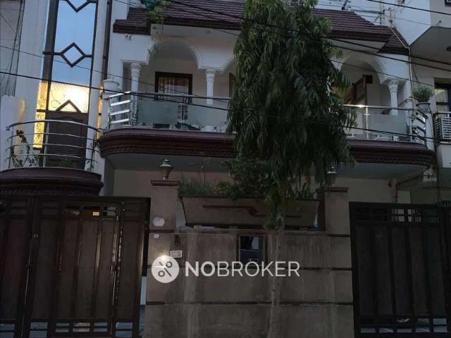 4 BHK Flat for Rent In Sector 37