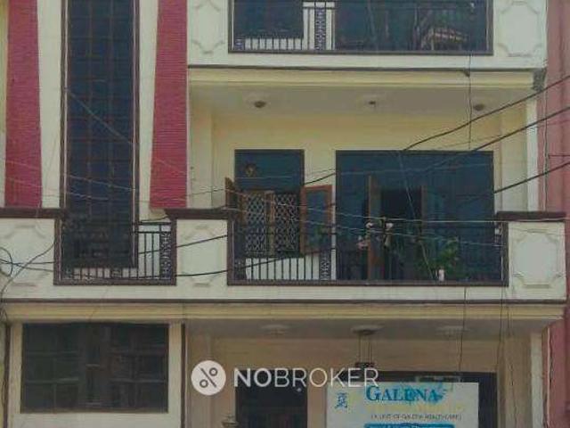 4+ BHK Flat In Sb For Sale In Sector 50