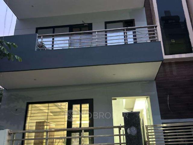 4+ BHK Flat For Sale In Sector 52