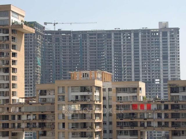 4+ BHK Flat In Mahagun Manorialle For Sale In Sector 128