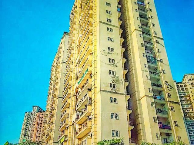 4+ BHK Flat In Ats Pris For Sale In Ats Pristine