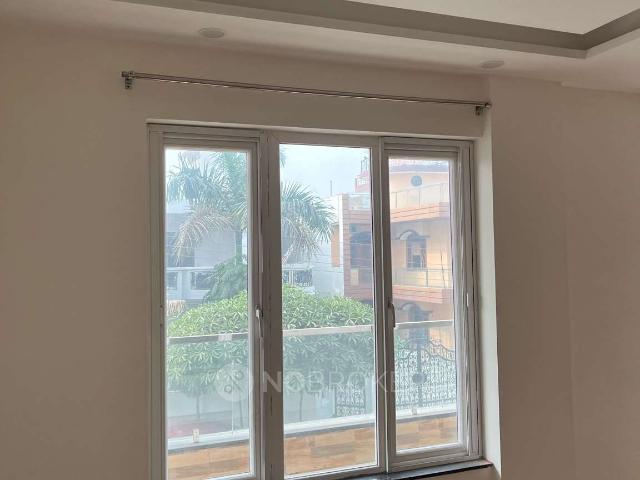 4 BHK Flat In Builder Floor Sector 10 H Block Dlf for Rent