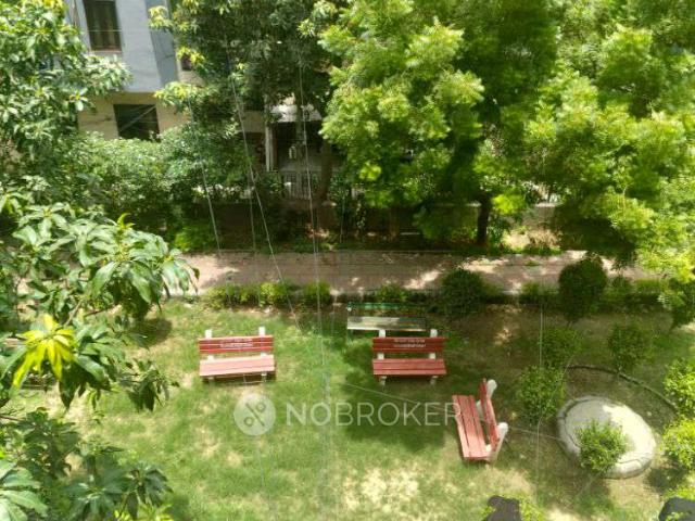 4 BHK Flat In Bg 1 Block Shalimar Bagh For Sale In Shalimar Bagh