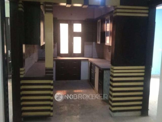 4 BHK Flat In Gupta Associate For Sale In Shahdara