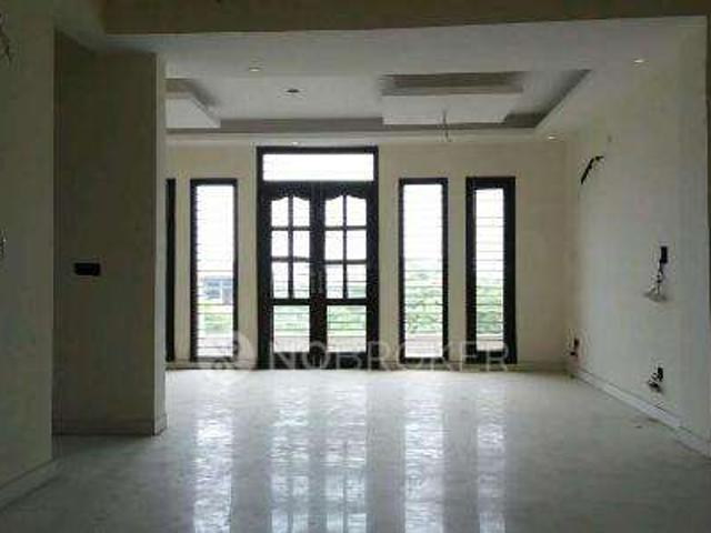 4 BHK Flat In L Nagpal Bhagwanti Heights for Rent In Khar West