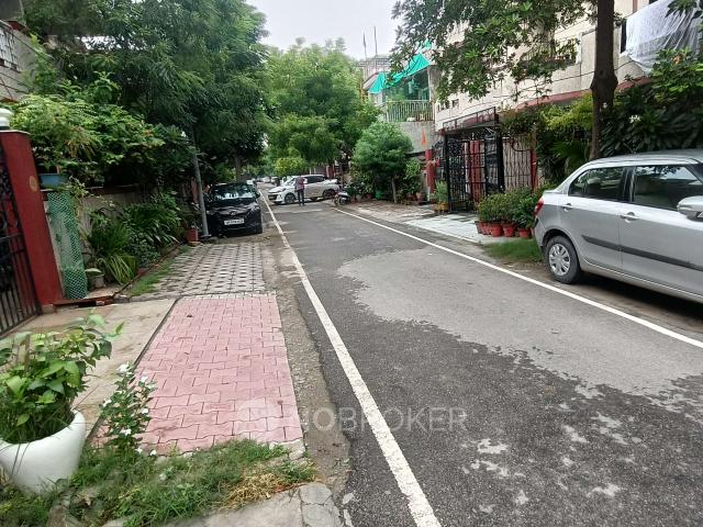 4 BHK Flat In Rajat Vihar For Sale In Sector 62