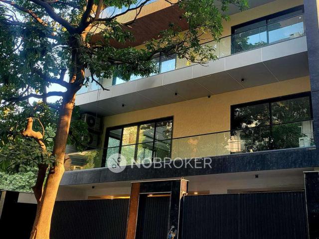 4 BHK Flat In Standalone Bilding For Sale In Sector 42