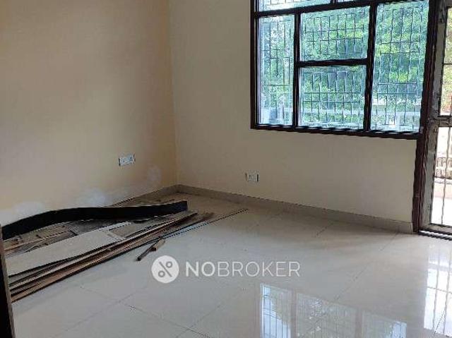 4 BHK Flat In Standalone Building for Rent In Sector 36