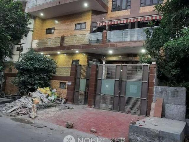 4+ BHK Flat In Standalone Building for Rent In Sector 39