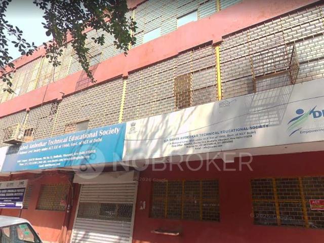4 BHK Flat In Standalone Building for Rent In Vikaspuri