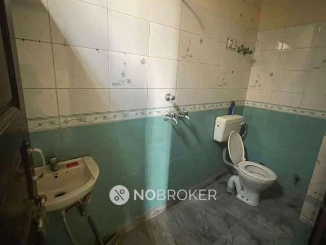 4+ BHK Flat In Standalone Building For Sale In Ashok Vihar