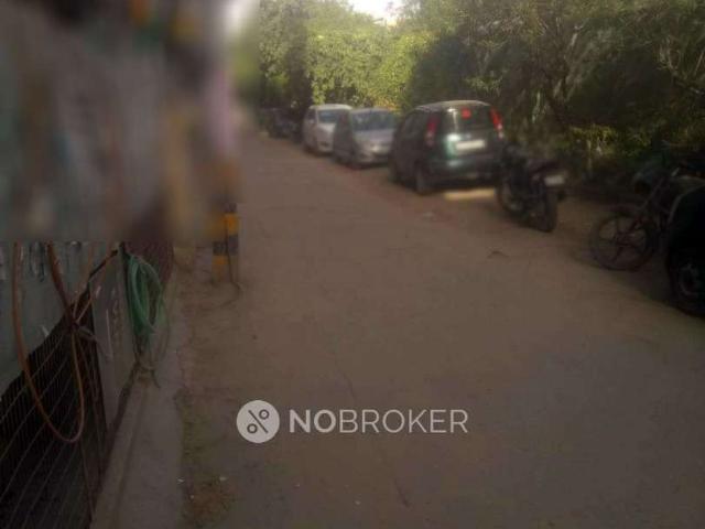 4 BHK Flat In Standalone Building For Sale In Janakpuri
