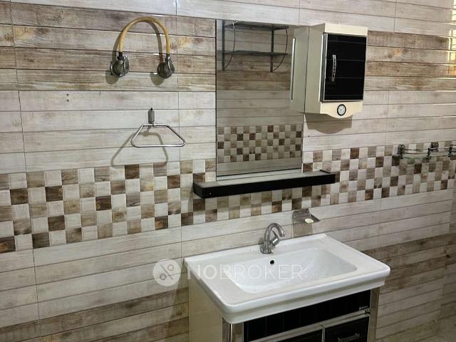 4 BHK Flat In Standalone Building For Sale In Yamuna Vihar