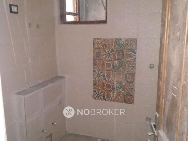 4 BHK Flat In Standalonebuilding for Rent In Mayur Vihar