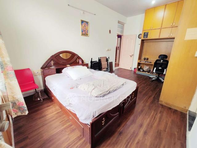 4+ BHK House For Sale In 4th B Main Rd