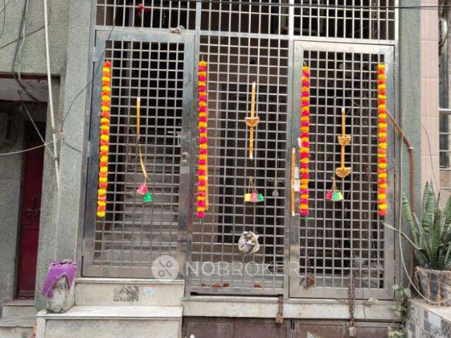 4+ BHK House For Sale In Trilokpuri