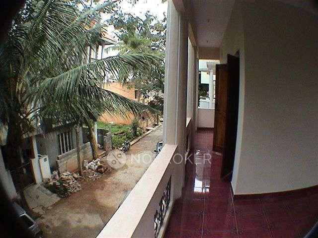 4+ BHK House For Sale In Benson Town