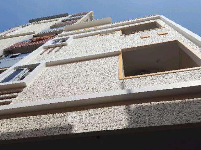 4+ BHK House For Sale In Borabanda