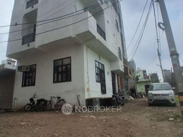 4+ BHK House For Sale In Burari