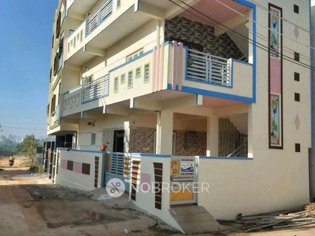 4+ BHK House For Sale In Hirandahalii