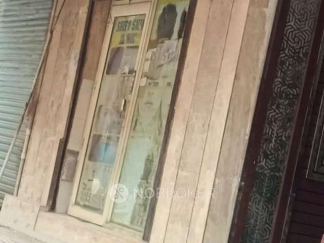 4+ BHK House For Sale In Khora Colony