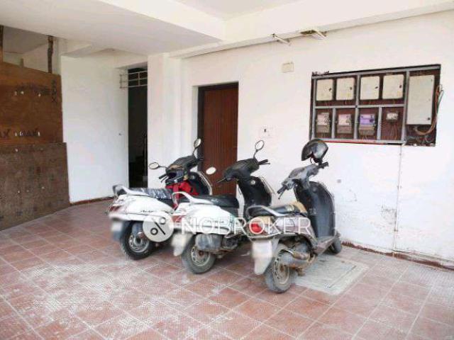 4+ BHK House For Sale In Kolathur