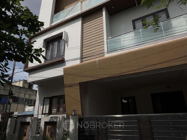 4+ BHK House For Sale In Kolathur