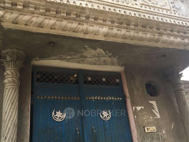 4+ BHK House For Sale In Loni
