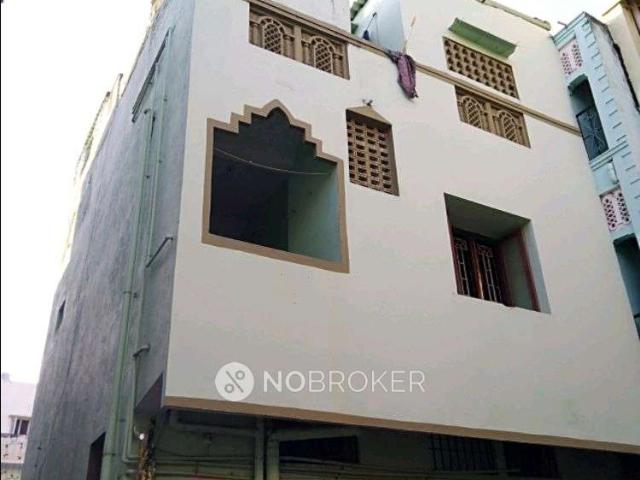 4+ BHK House For Sale In Perumbur