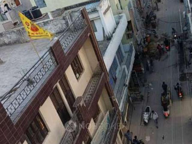 4 BHK House For Sale In R135, Block P, Mohan Garden, Razapu