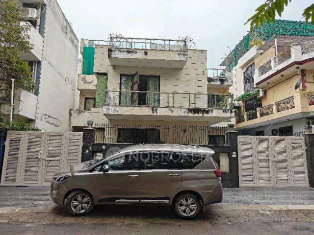 4+ BHK House For Sale In Sector 23