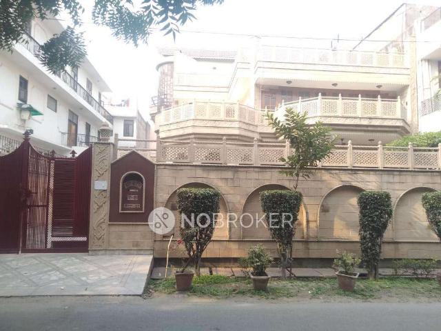 4+ BHK House For Sale In Sector 27